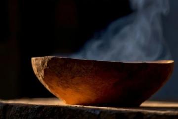 回忆里的炊烟:时光、爱与简单生活的诗意