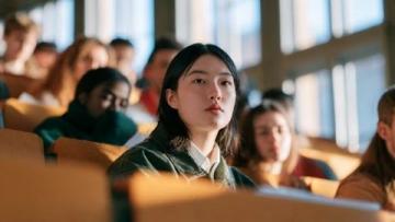 张玉励志讲堂分享励志句子生活其实处处都飘散着幸福的歌声，只要你用心去聆听！