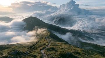 探索山间云海:一次心灵与自然的旅程