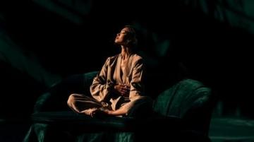 10 句经典禅语，蕴含禅宗核心智慧与通透心境，附出处及解读，助你感悟人生
