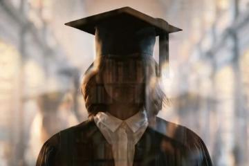 干了6年，带过3届毕业班，学生作文拿了市里的奖