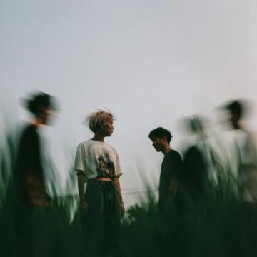分享一些通透走心的句子:有目标的人在奔跑,没目标的人在流浪
